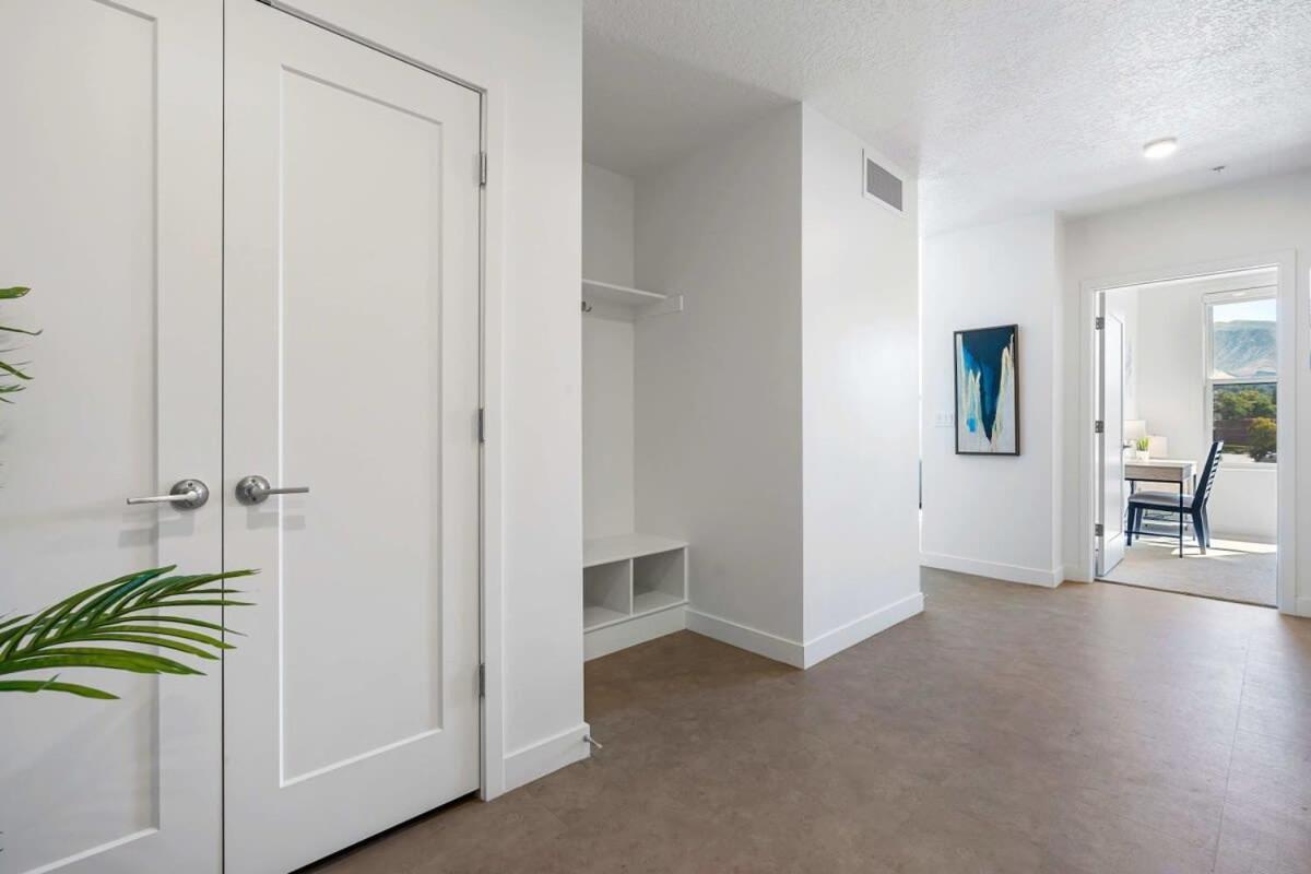 2Br Luxury Urban Escape Balcony & Fitness Center Apartment Salt Lake City Exterior foto