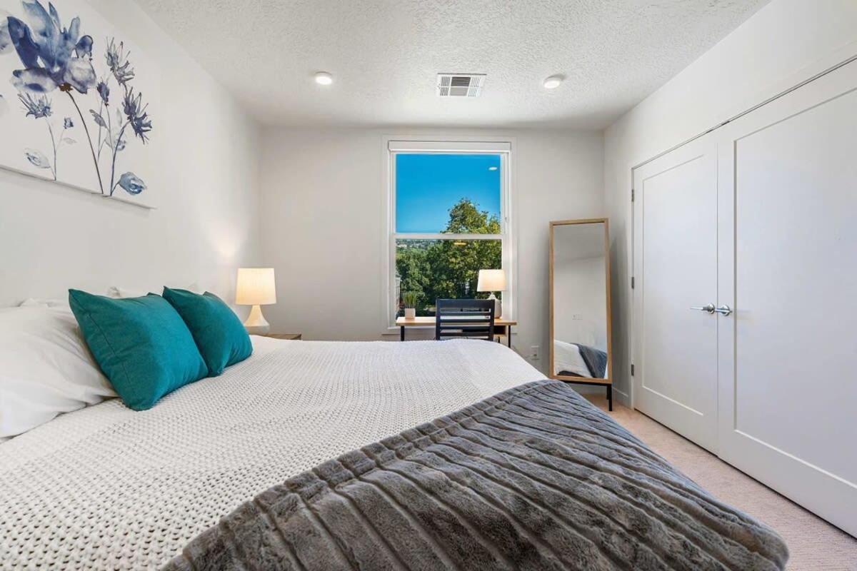 2Br Luxury Urban Escape Balcony & Fitness Center Apartment Salt Lake City Exterior foto