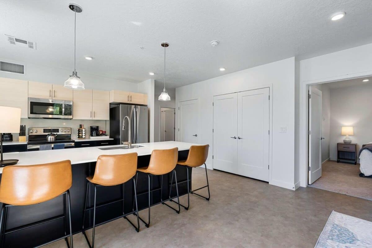 2Br Luxury Urban Escape Balcony & Fitness Center Apartment Salt Lake City Exterior foto