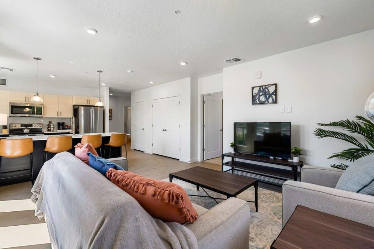 2Br Luxury Urban Escape Balcony & Fitness Center Apartment Salt Lake City Exterior foto