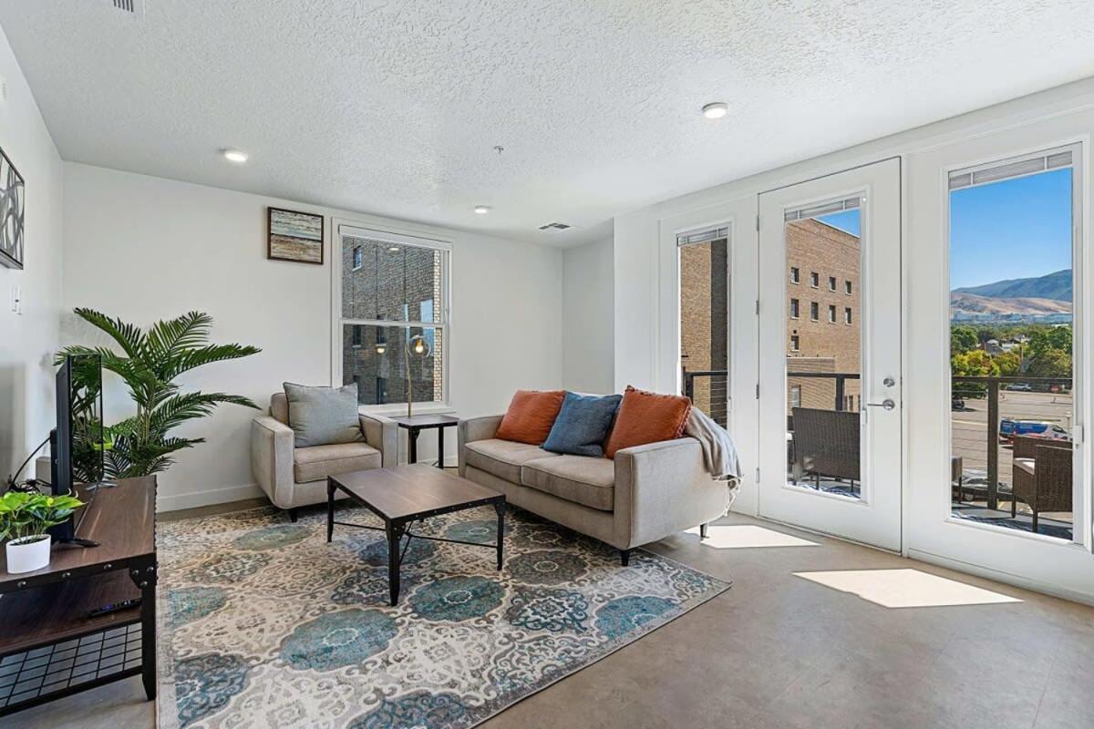 2Br Luxury Urban Escape Balcony & Fitness Center Apartment Salt Lake City Exterior foto