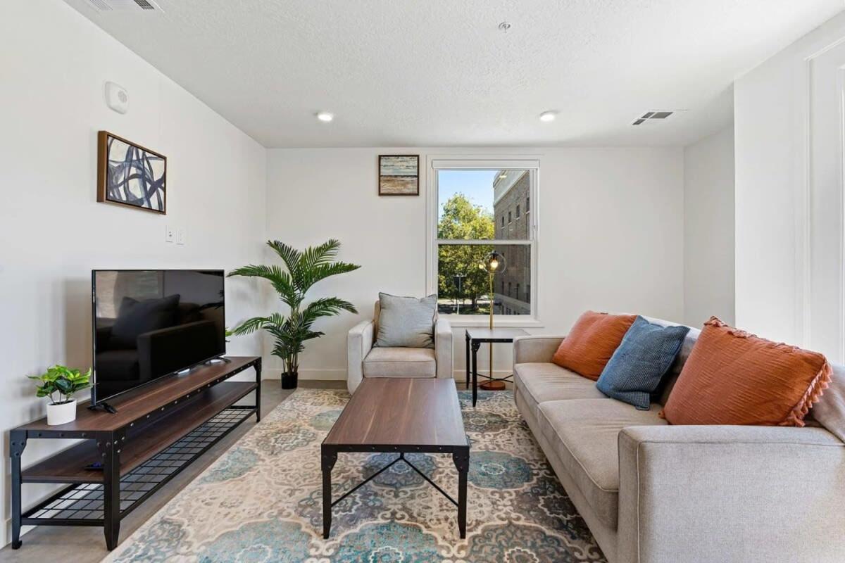 2Br Luxury Urban Escape Balcony & Fitness Center Apartment Salt Lake City Exterior foto