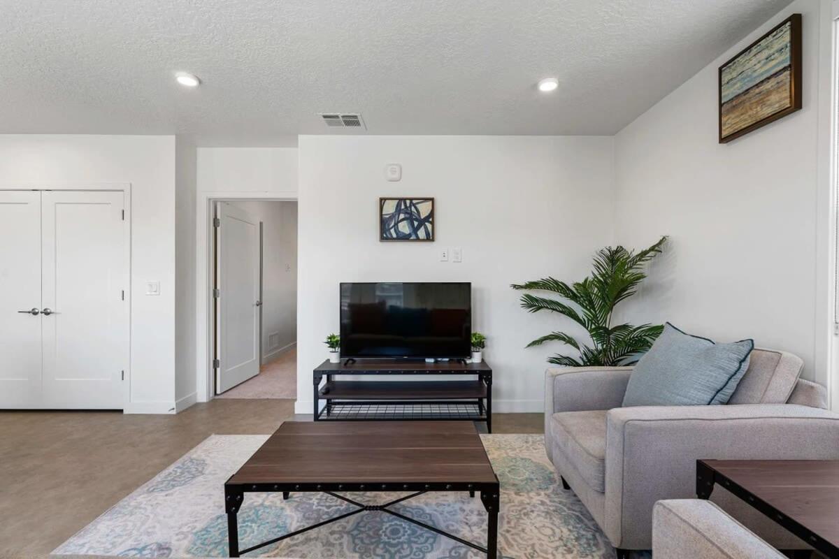 2Br Luxury Urban Escape Balcony & Fitness Center Apartment Salt Lake City Exterior foto
