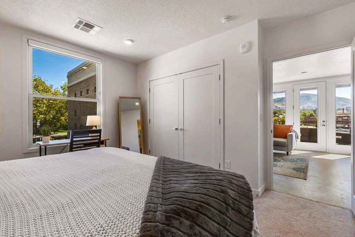 2Br Luxury Urban Escape Balcony & Fitness Center Apartment Salt Lake City Exterior foto